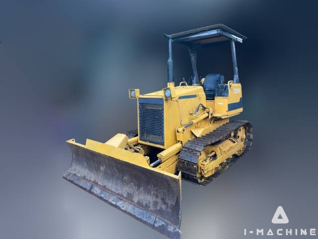 KOMATSU D21A