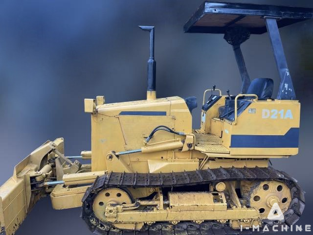 KOMATSU D21A