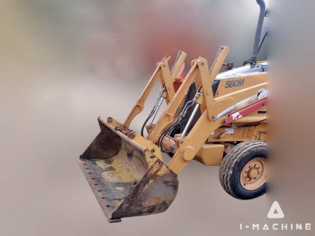 CASE 580 M2