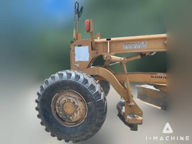KOMATSU GD605A-5