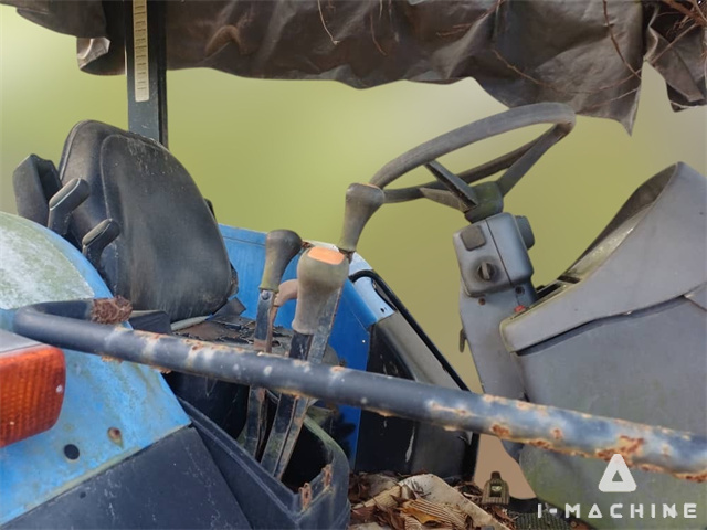 NEW HOLLAND TS6020
