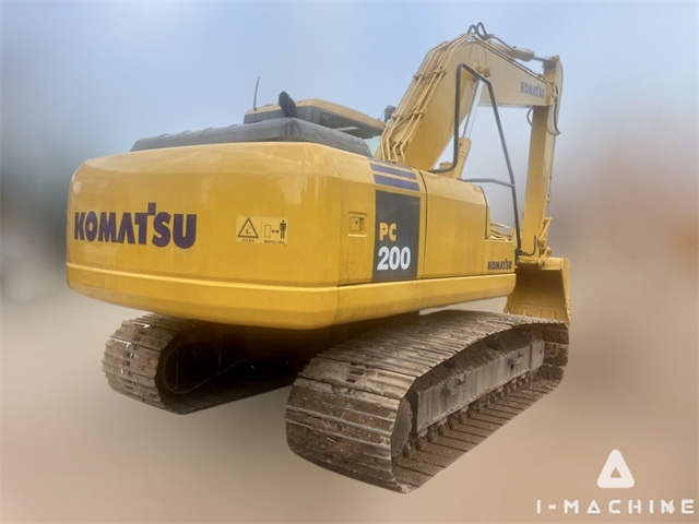 KOMATSU PC200-7