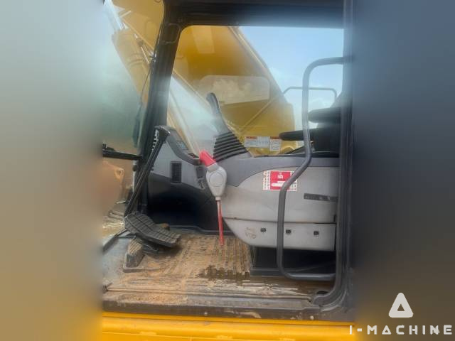 KOMATSU PC200-7