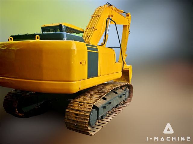 KOMATSU PC200-7