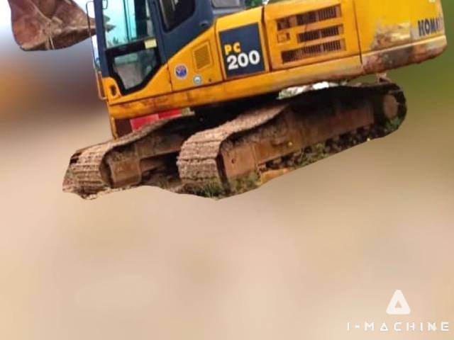 KOMATSU PC200-7