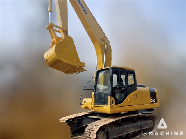 KOMATSU PC200-7