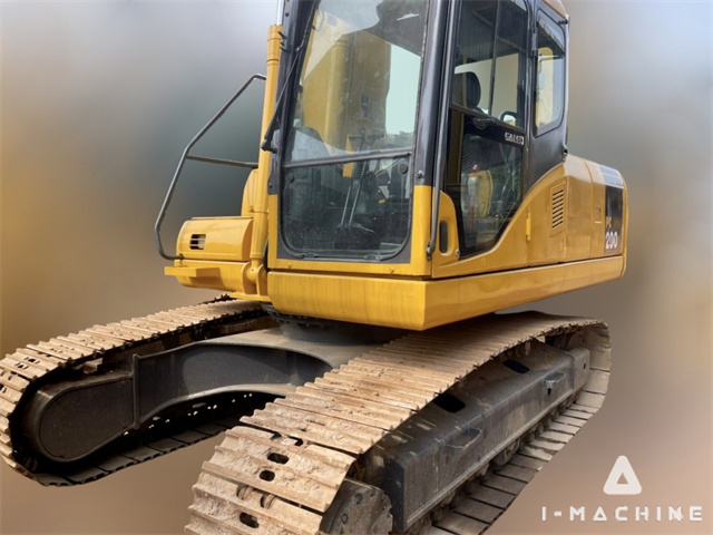 KOMATSU PC200-7