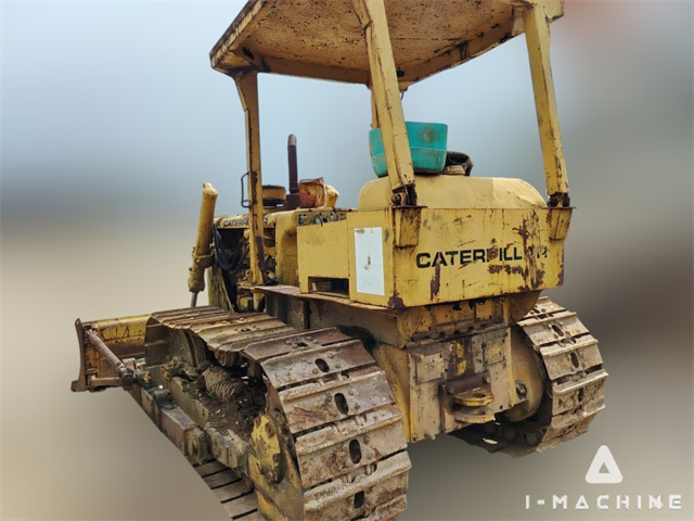CATERPILLAR D4