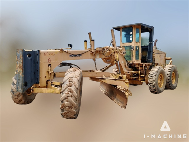 KOMATSU GD705-4